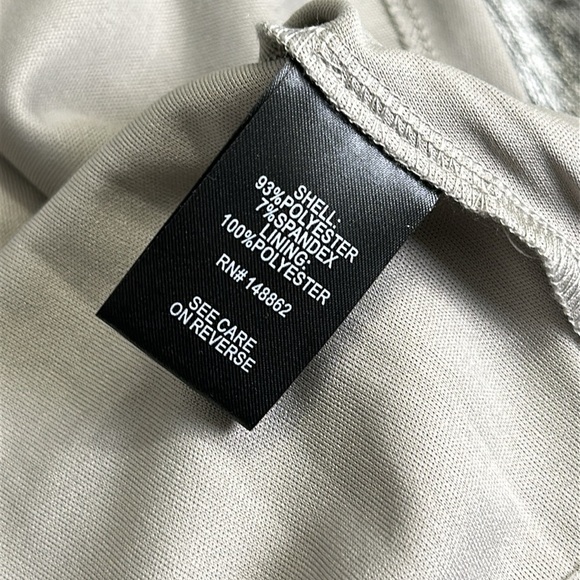 Torrid Mini Foil Knit Tulip Silver Skirt Womens Size 2X NWT Party Cocktail - Picture 7 of 8